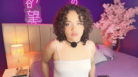 Snapshot of _sarahrose chatting on 02/25/26, 05:17 Sara online show from 02/25/26, 05:17