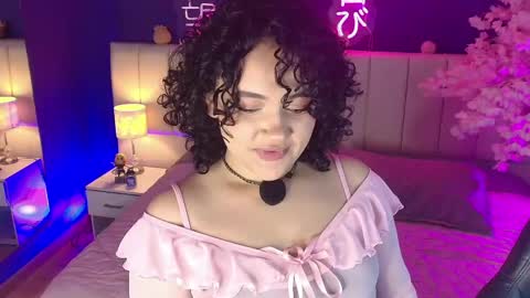 Snapshot of _sarahrose chatting on 04/25/26, 04:37 Sara online show from 04/25/26, 04:37