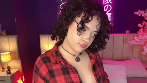 Snapshot of _sarahrose chatting on 05/02/26, 03:55 Sara online show from 05/02/26, 03:55