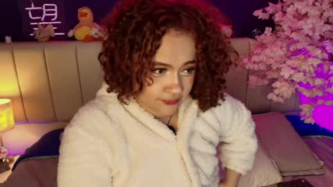 Snapshot of _sarahrose chatting on 06/05/26, 06:52 Sara online show from 06/05/26, 06:52