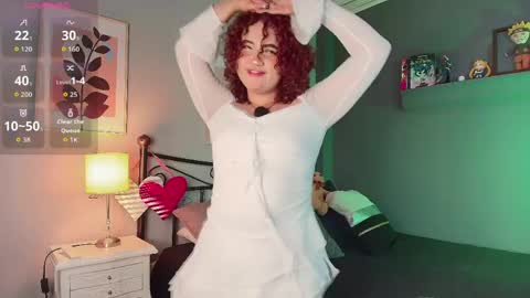 Snapshot of _sarahrose chatting on 06/10/26, 01:39 Sara online show from 06/10/26, 01:39