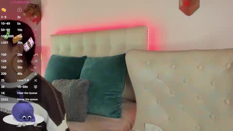 Snapshot of _sasha_miller_ chatting on 05/27/26, 12:35 Sasha online show from 05/27/26, 12:35