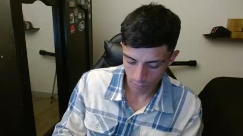 Snapshot of _schnnneider_ chatting on 05/08/26, 10:37 SCHNEIDER online show from 05/08/26, 10:37
