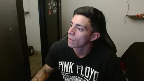 Snapshot of _schnnneider_ chatting on 05/18/26, 10:37 SCHNEIDER online show from 05/18/26, 10:37
