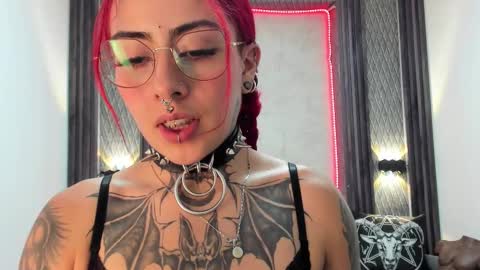 Selene online show from 02/11/25, 05:07