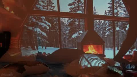 Snapshot of _sensualia_ chatting on 12/04/25, 07:44 Lia online show from 12/04/25, 07:44