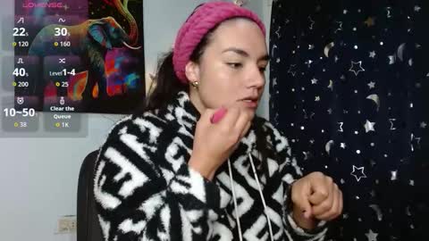 Snapshot of _serendepia_ chatting on 11/24/25, 05:07 Serendipia online show from 11/24/25, 05:07