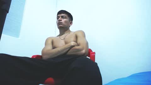 Juan Pablo-independent model online show from 11/28/25, 07:33