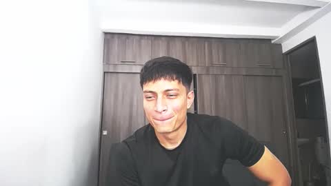 Juan Pablo-independent model online show from 02/25/26, 01:15