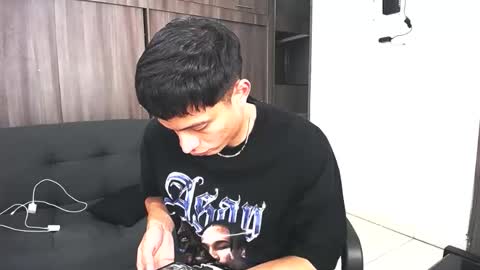 Juan Pablo-independent model online show from 03/11/26, 08:42