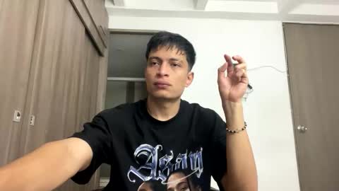 Juan Pablo-independent model online show from 05/03/26, 04:18