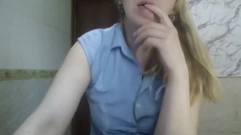 Snapshot of _sexyxsveta_ chatting on 04/28/26, 06:18 SexyXSveta online show from 04/28/26, 06:18
