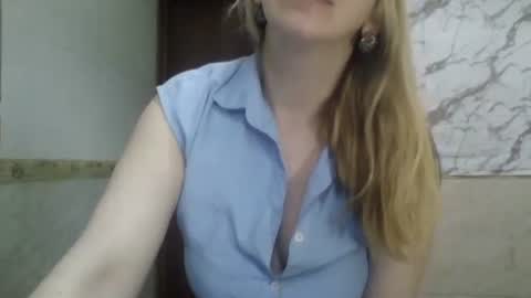 Snapshot of _sexyxsveta_ chatting on 05/12/26, 03:58 SexyXSveta online show from 05/12/26, 03:58