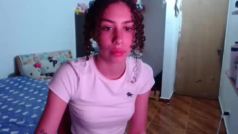 Snapshot of _shanellxxx chatting on 05/15/26, 02:40 _shanellxxx online show from 05/15/26, 02:40