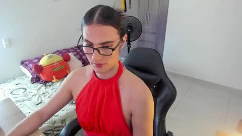 Snapshot of _shantallskinny_ chatting on 05/22/26, 05:25 Shantall online show from 05/22/26, 05:25