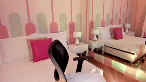 Sharlot online show from 10/30/25, 01:01