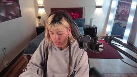 _sharlotte777 online show from 01/25/25, 02:03