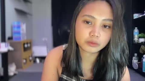 _shinelee online show from 12/02/25, 10:53