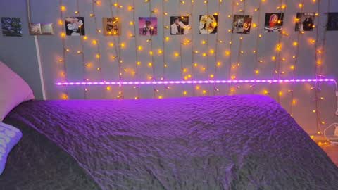 Snapshot of _side_by_you_ chatting on 12/06/24, 11:11 NATHANPVT IS OPEN online show from 12/06/24, 11:11