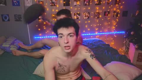 Snapshot of _side_by_you_ chatting on 12/19/24, 09:38 NATHANPVT IS OPEN online show from 12/19/24, 09:38