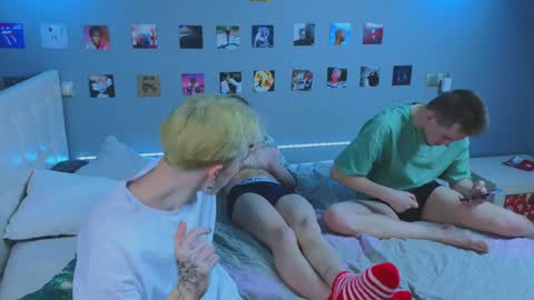 Snapshot of _side_by_you_ chatting on 01/16/25, 06:27 NATHANPVT IS OPEN online show from 01/16/25, 06:27