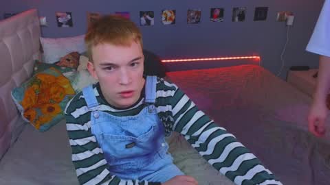 Snapshot of _side_by_you_ chatting on 01/17/25, 06:23 NATHANPVT IS OPEN online show from 01/17/25, 06:23