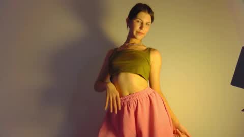 Snapshot of _skyline_x chatting on 10/17/25, 01:46 Sky online show from 10/17/25, 01:46
