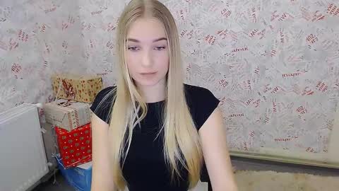 Snapshot of _snow_queen__ chatting on 02/07/25, 11:45 Rachel online show from 02/07/25, 11:45