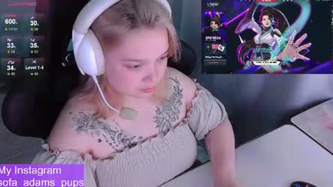Snapshot of _sofia_adam_ chatting on 06/15/26, 10:39 pups online show from 06/15/26, 10:39
