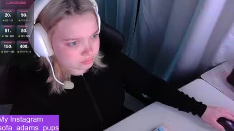 Snapshot of _sofia_adam_ chatting on 06/19/26, 06:18 pups online show from 06/19/26, 06:18