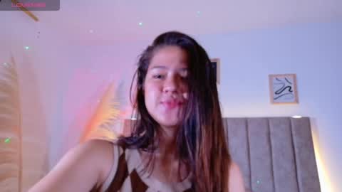 Snapshot of _sofiglow chatting on 08/04/26, 12:19 _sofiglow online show from 08/04/26, 12:19