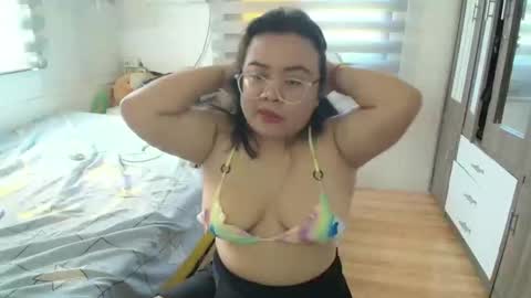 Snapshot of _soleil4u chatting on 04/28/26, 01:04 Anya online show from 04/28/26, 01:04