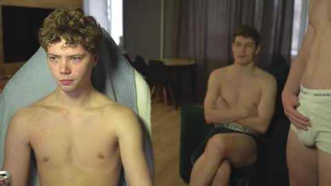 OLIVERpvt is open online show from 10/29/25, 04:48