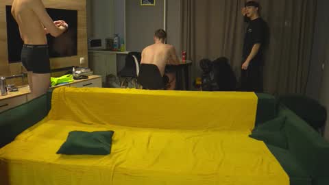 OLIVERpvt is open online show from 11/14/25, 12:15