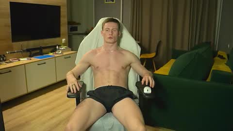 OLIVERpvt is open online show from 11/28/25, 02:47