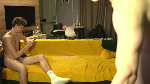 OLIVERpvt is open online show from 12/20/25, 03:08