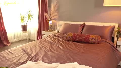 Snapshot of _stella_rose_ chatting on 02/27/25, 11:26 Stella online show from 02/27/25, 11:26