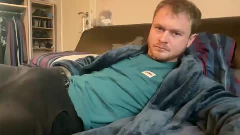 Snapshot of _stevie___ chatting on 12/14/25, 02:44 _stevie___ online show from 12/14/25, 02:44