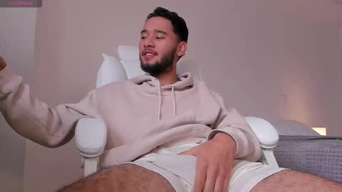 Snapshot of _stivenn chatting on 02/02/26, 03:44 STIVEN online show from 02/02/26, 03:44