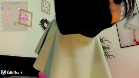 Snapshot of _sweet_kitty1 chatting on 10/31/25, 12:44 online show from 10/31/25, 12:44