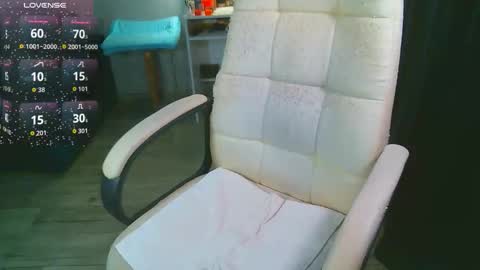 Milana   welcome to my world  online show from 02/17/26, 05:48