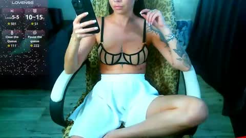 Snapshot of _sweet_ruby_ chatting on 06/18/26, 09:14 Milana welcome to my world online show from 06/18/26, 09:14
