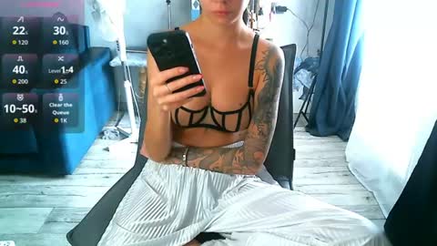Snapshot of _sweet_ruby_ chatting on 07/24/26, 05:05 Milana welcome to my world online show from 07/24/26, 05:05
