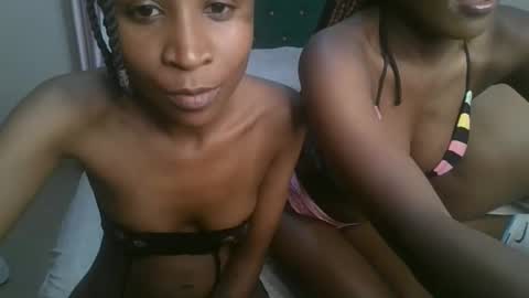 Snapshot of _sweetebony_r chatting on 02/04/26, 04:46 _sweetebony_r online show from 02/04/26, 04:46