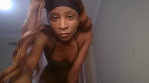 Snapshot of _sweetebony_r chatting on 02/13/26, 07:48 _sweetebony_r online show from 02/13/26, 07:48