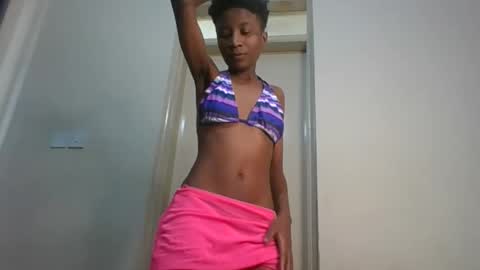 _sweetebony_r online show from 06/10/26, 07:07