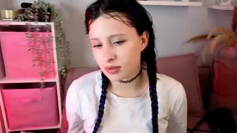 Snapshot of _sylvia_ chatting on 06/11/26, 12:25 Sylvia online show from 06/11/26, 12:25