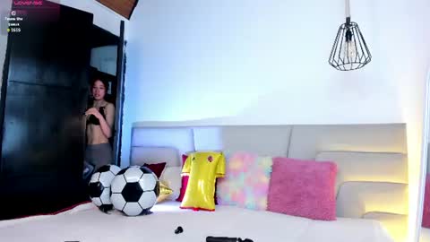    online show from 06/30/26, 01:01