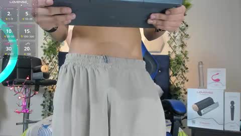 Snapshot of _taylor_black chatting on 11/11/25, 09:48 Taylor online show from 11/11/25, 09:48