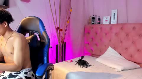 Snapshot of _taylor_black chatting on 03/22/26, 10:24 Taylor online show from 03/22/26, 10:24